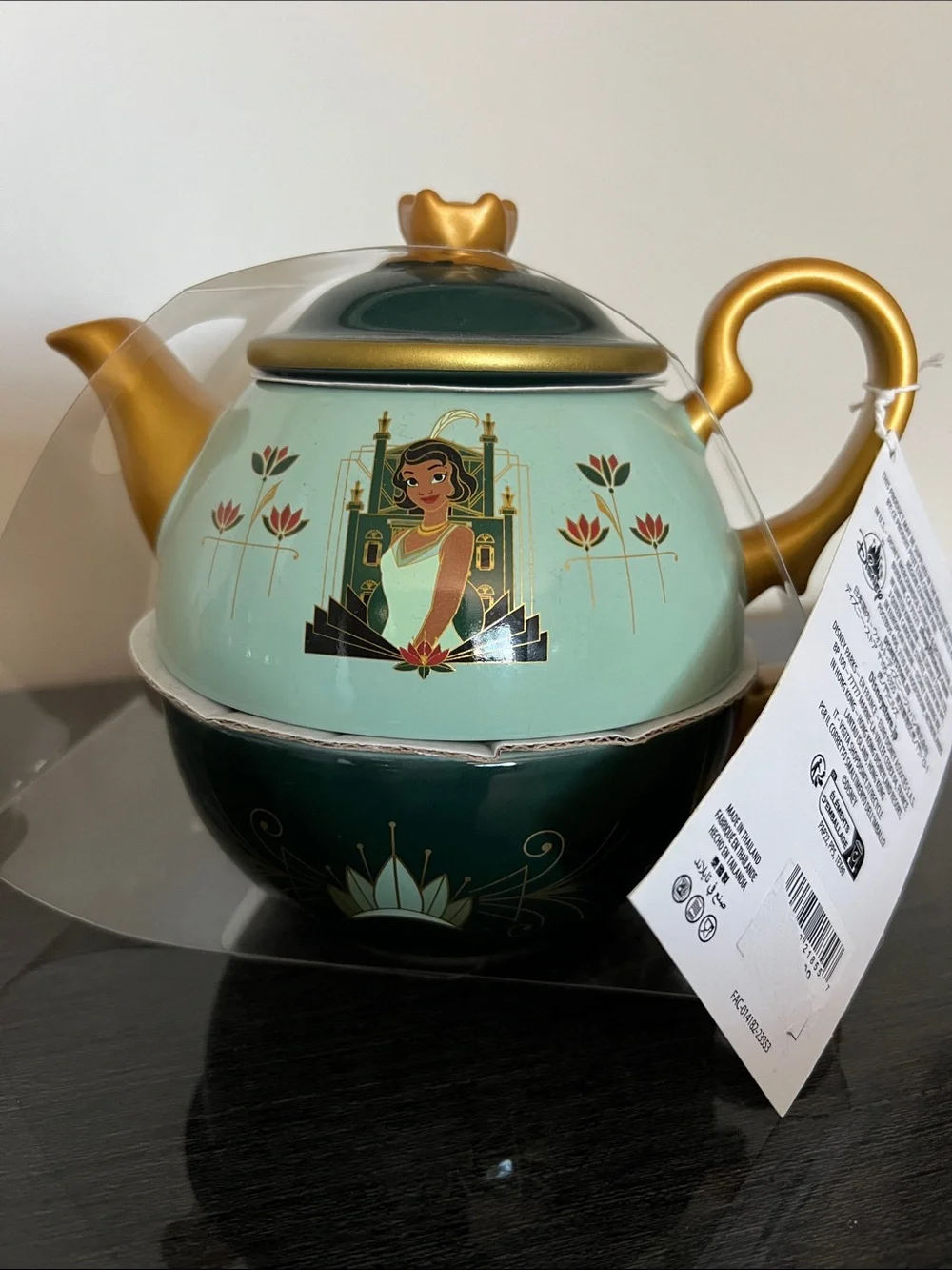 Disneys Princess Tiana’s  Bayou Adventure Green Teapot & Cup with Gold Accents - Picture 3 of 9